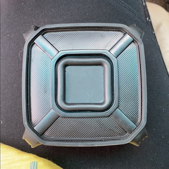 iHome - Picture 3 of 5